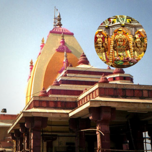 Puja at Mahalaxmi Temple Mumbai 
